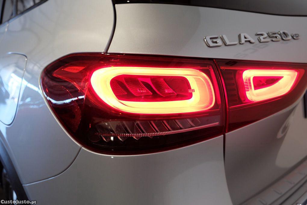 Mercedes-Benz GLA 250 e 8G-DCT Progressive — fotografia 3
