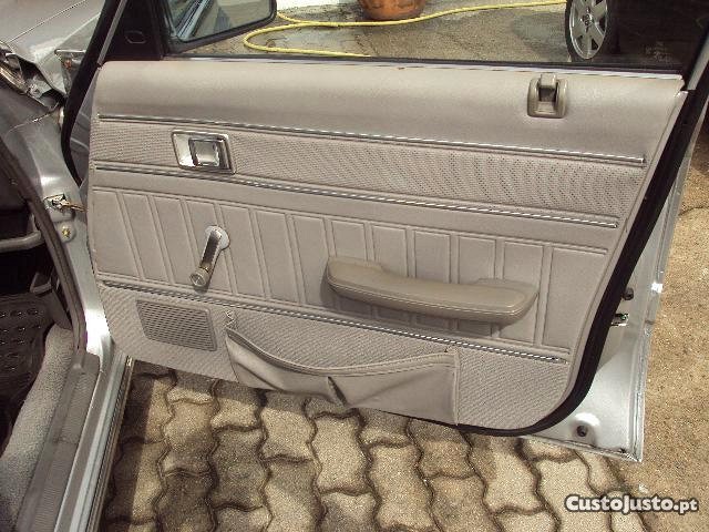 Toyota Crown Deluxe — fotografia 4