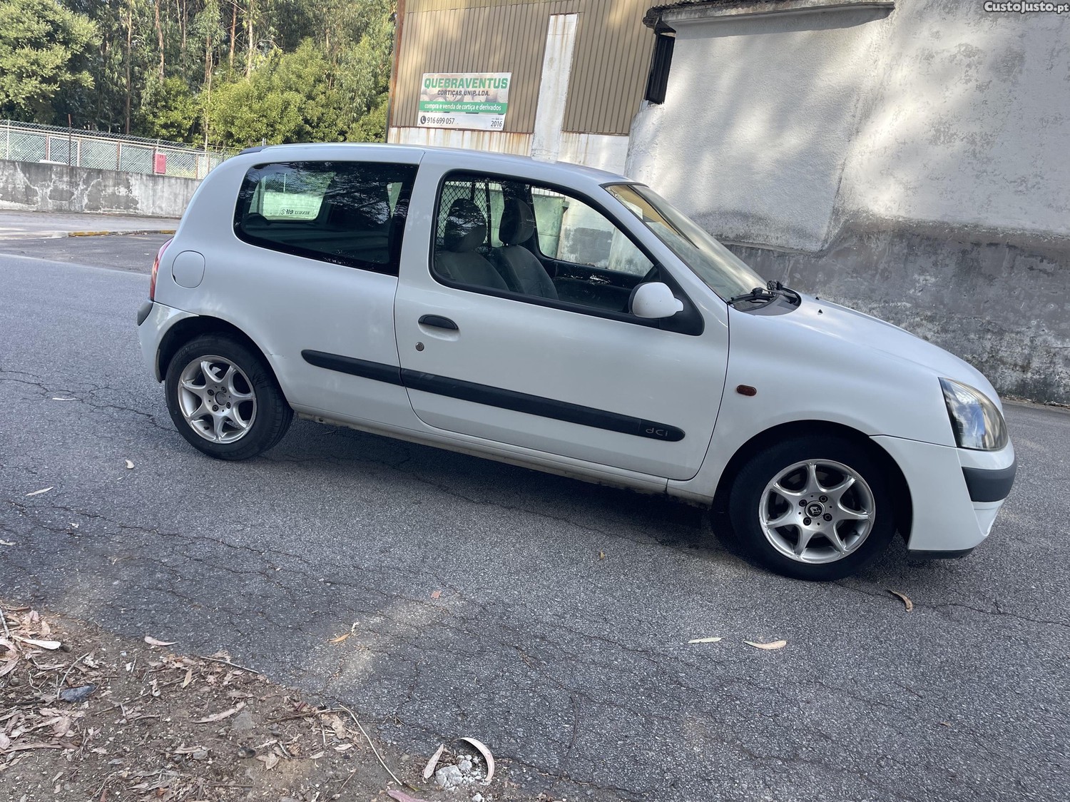 Renault Clio Hatchback — fotografia 7