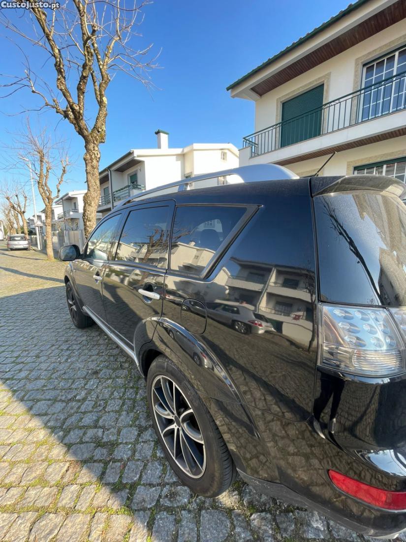 Mitsubishi Outlander Instyle (versão topo de gama) — fotografia 3
