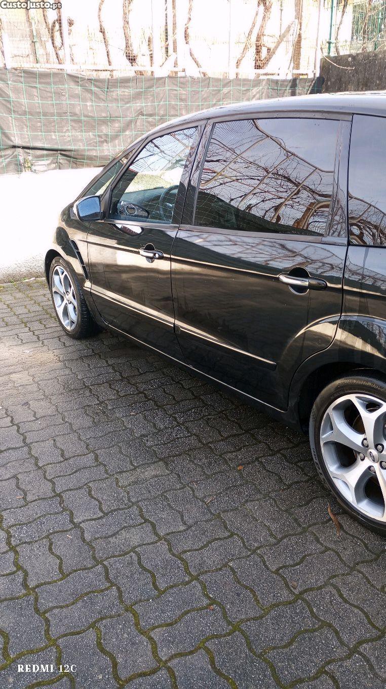 Ford S-Max Titanium — fotografia 9