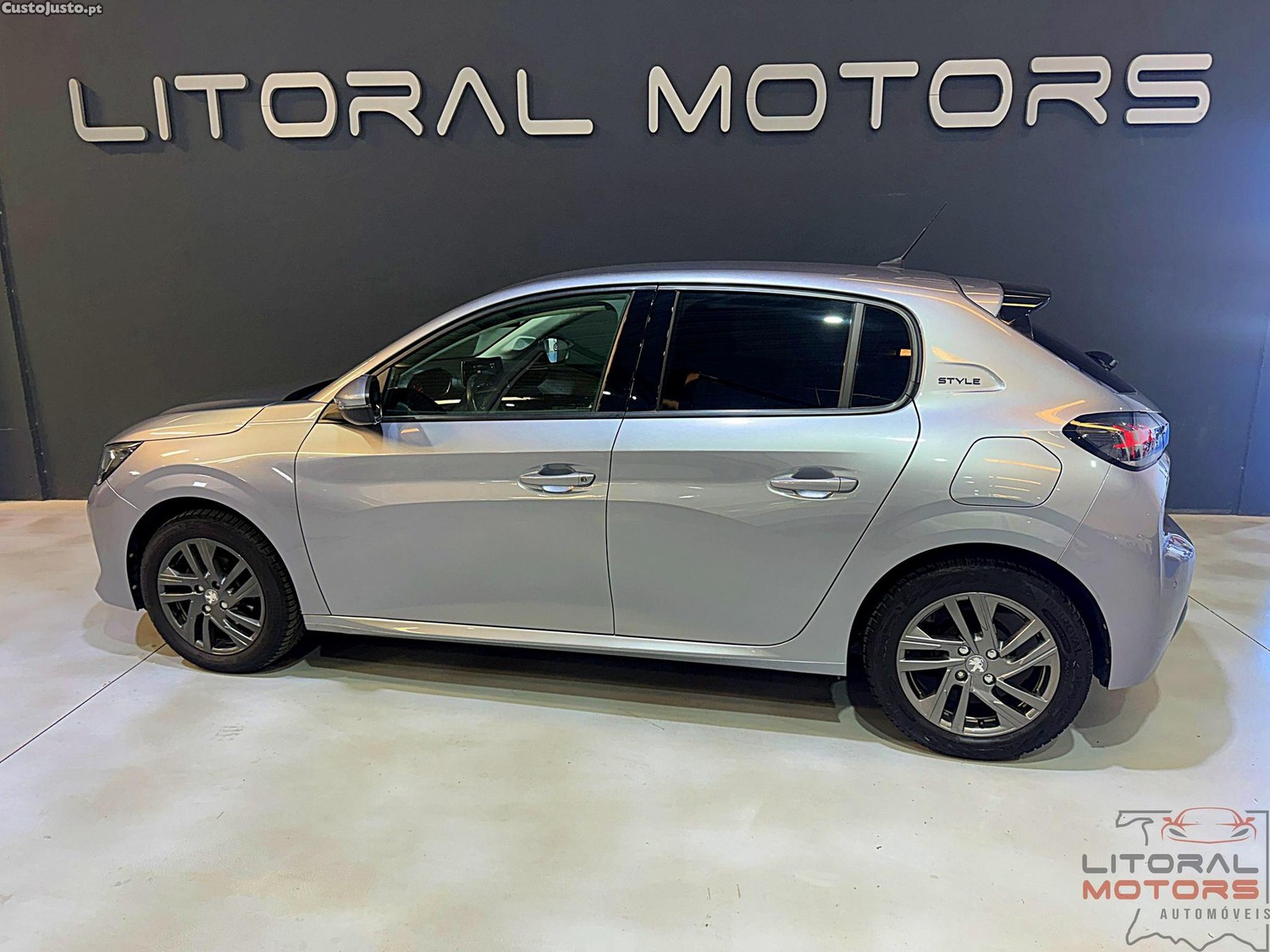 Peugeot 208 1.2 PureTech SE Style — fotografia 19