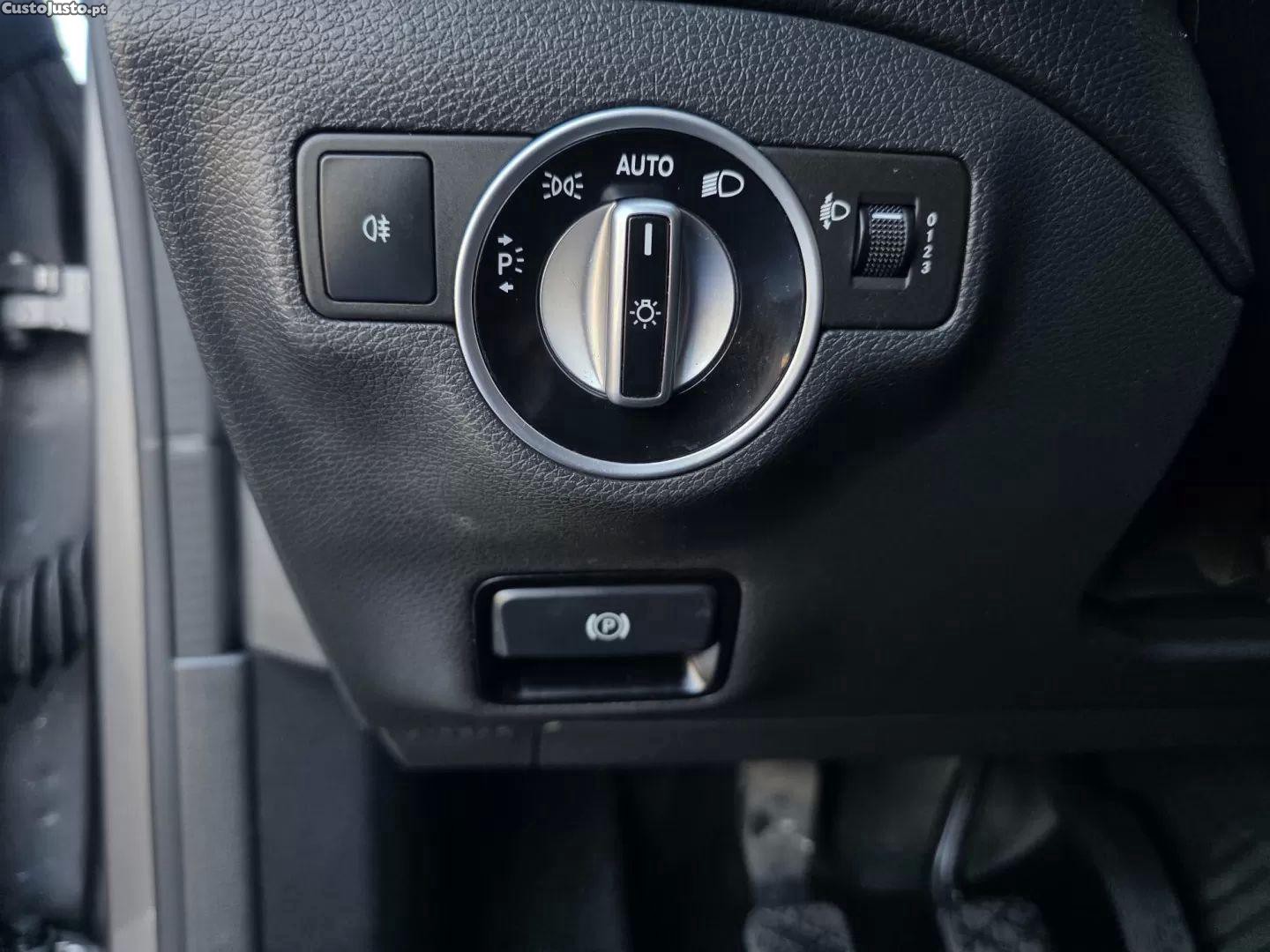 Mercedes-Benz CLA 180 D — fotografia 10