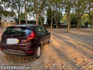 Ford Fiesta 1.4 TDCI — fotografia 11