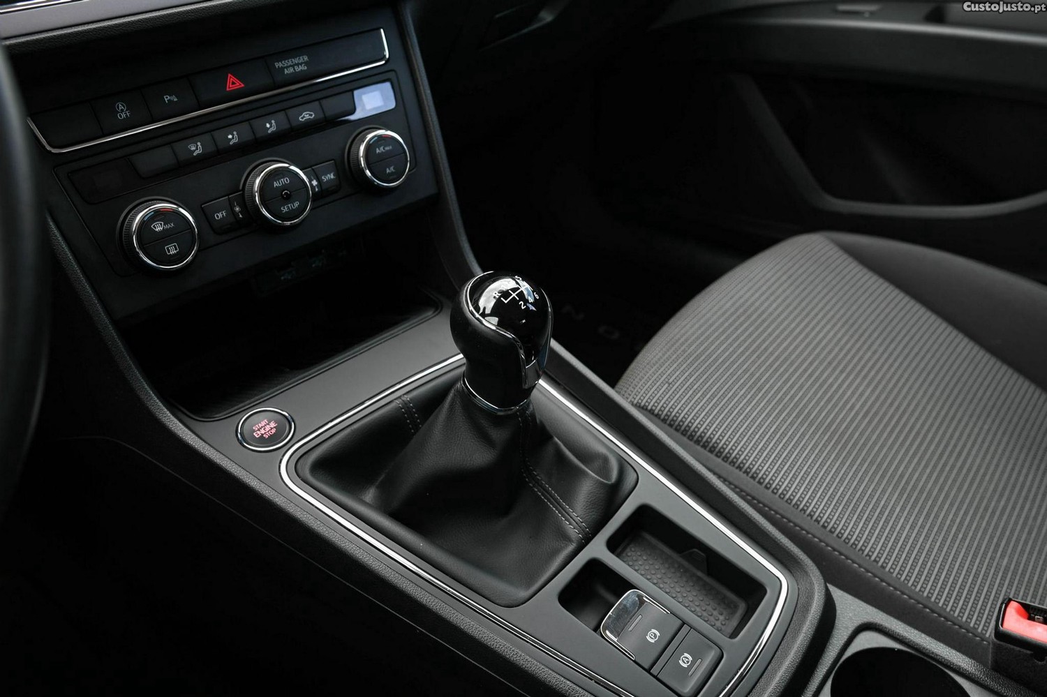 SEAT Leon 1.0 EcoTSI Style S/S — fotografia 11
