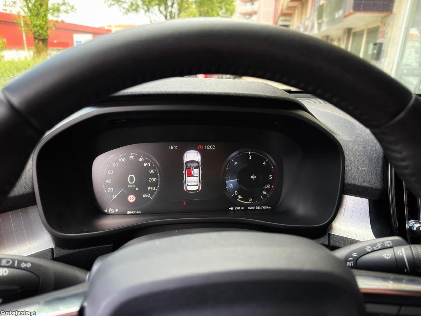 Volvo XC 40 2.0 D3 Momentum Plus — fotografia 6