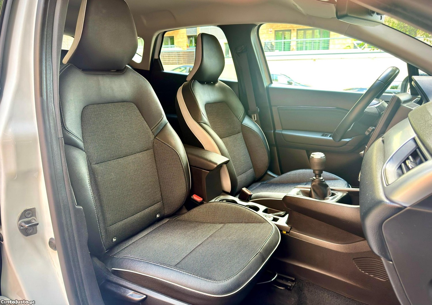 Renault Captur 1.0 TCe Techno — fotografia 7