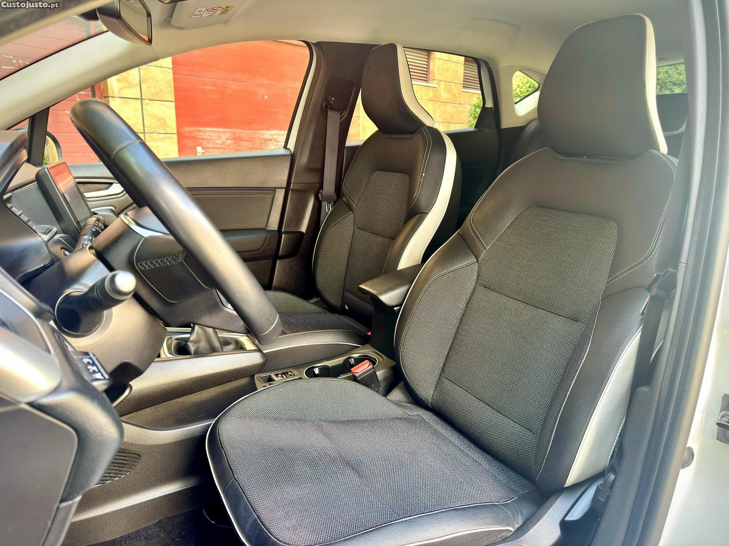 Renault Captur 1.0 TCe Techno — fotografia 8