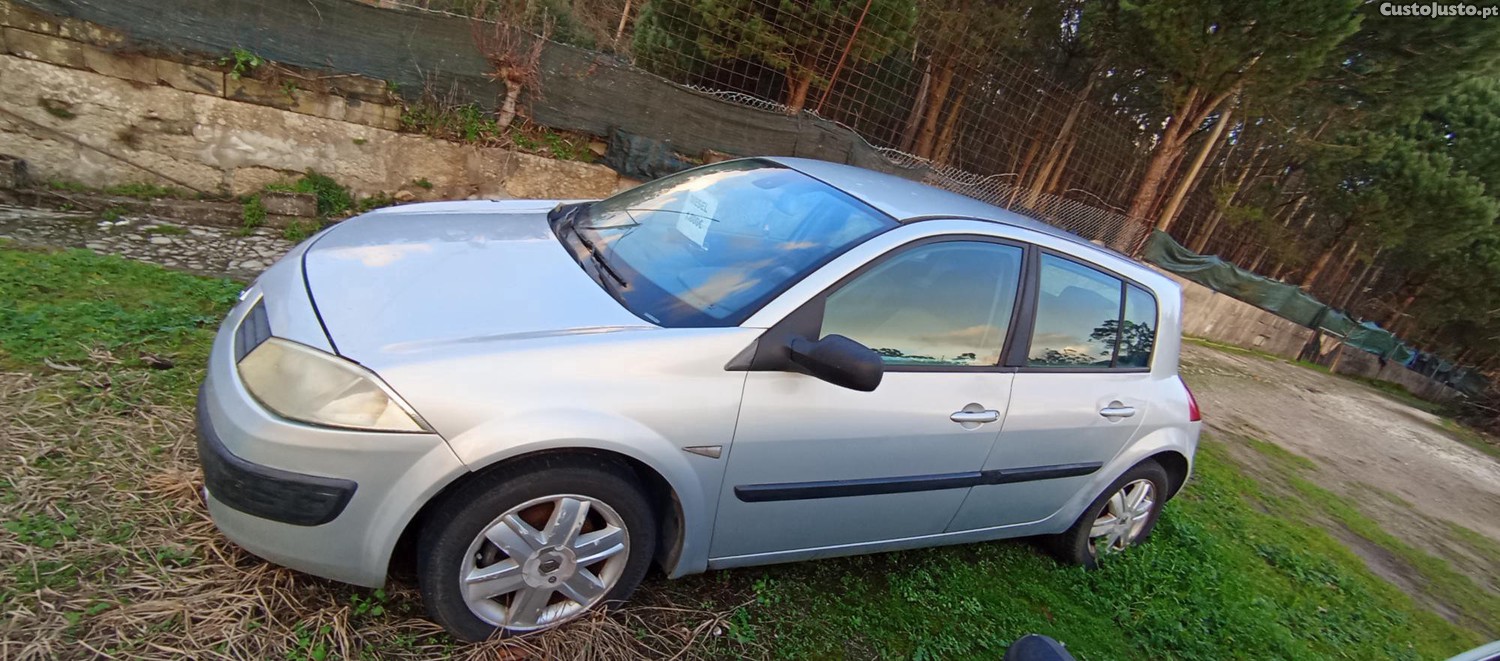 Renault Mégane 1.5dci 5+lugares com pequenos reparos ler — fotografia 2