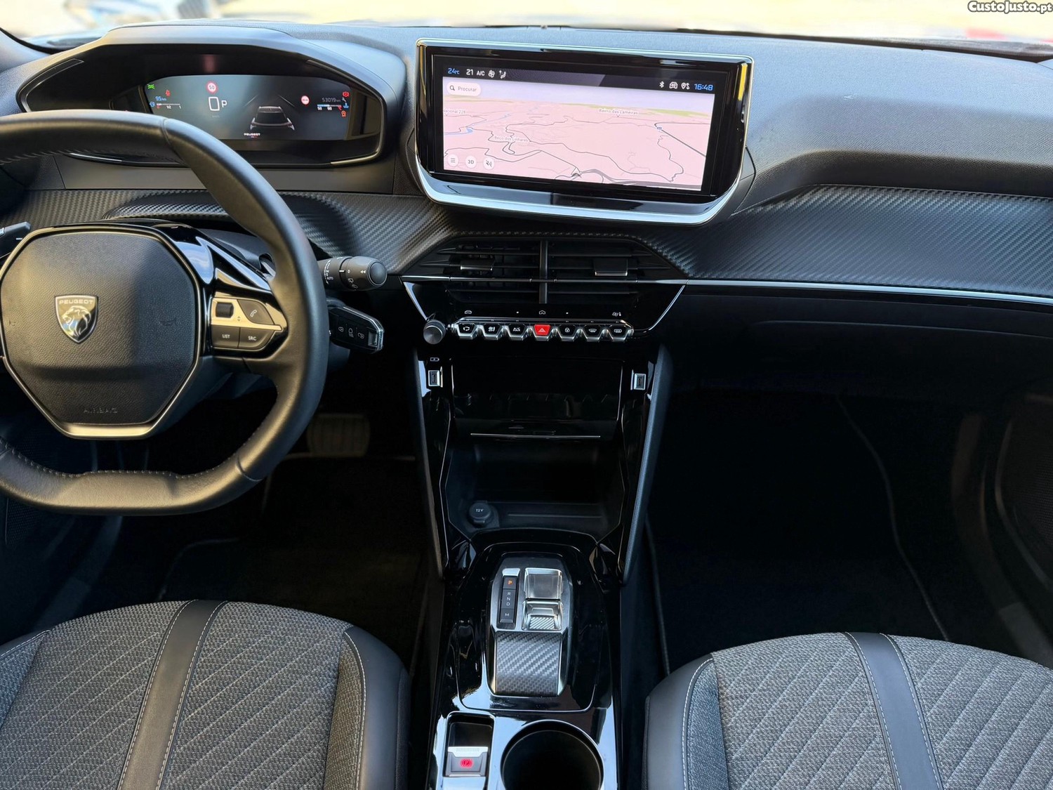 Peugeot 2008 1.2 PureTech Allure EAT8 — fotografia 7