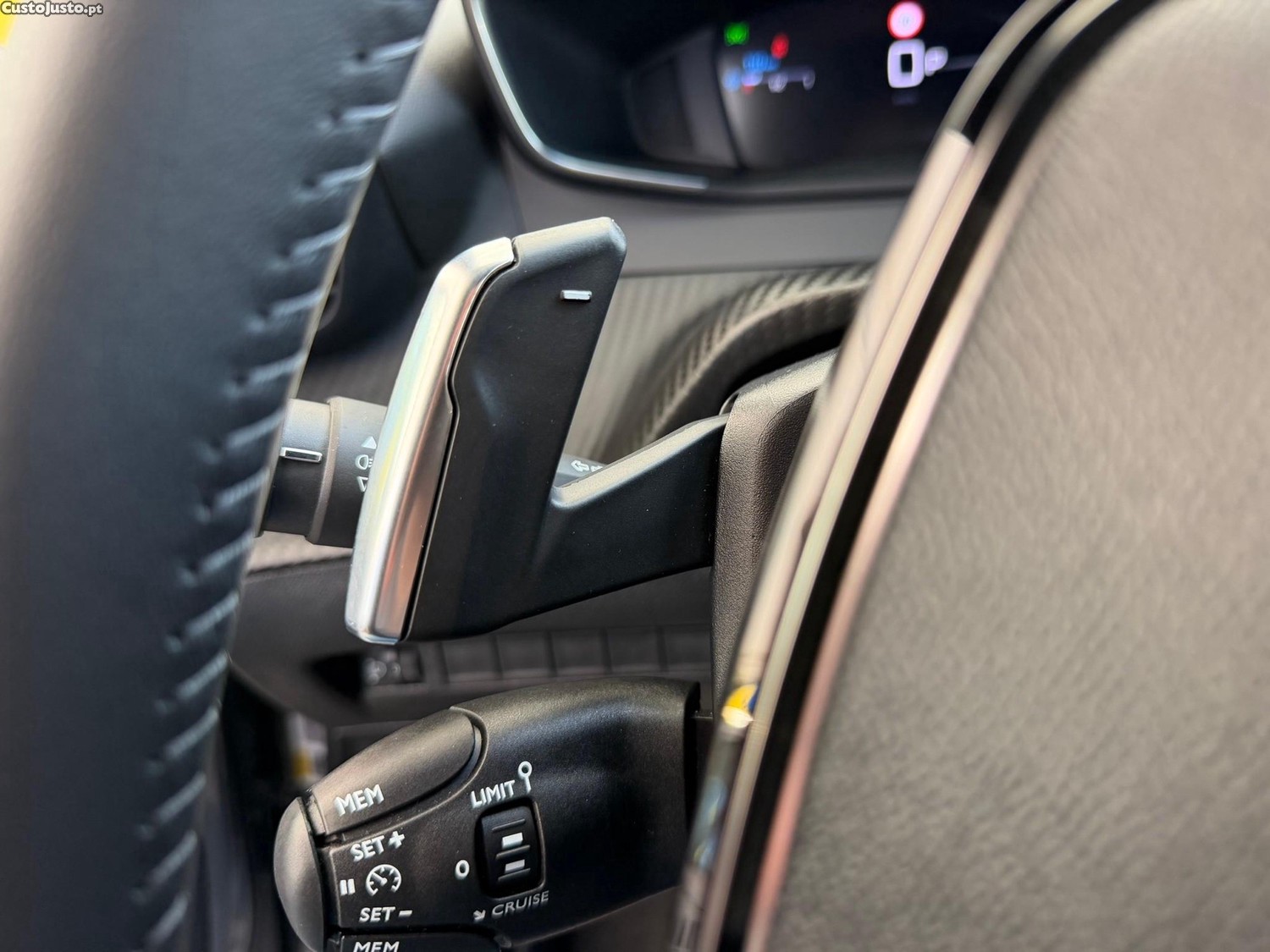 Peugeot 2008 1.2 PureTech Allure EAT8 — fotografia 11