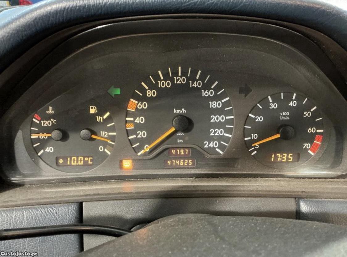 Mercedes-Benz E 200 Elegance — fotografia 5