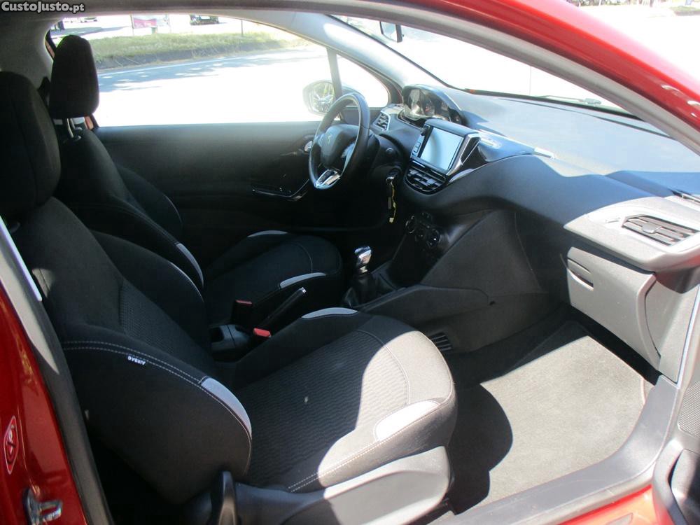 Peugeot 208 1.2 VTi Style — fotografia 18
