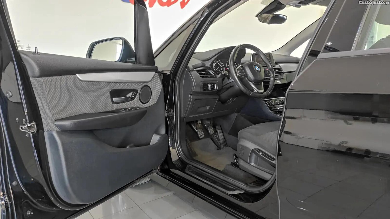 BMW 216 Active Tourer d Advantage — fotografia 17