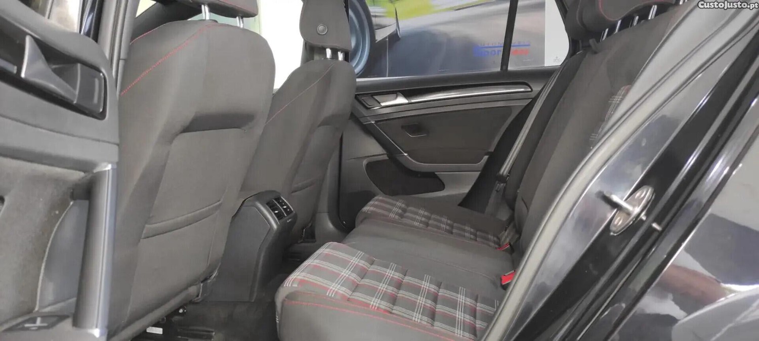 Volkswagen Golf GTI BlueMotion — fotografia 14
