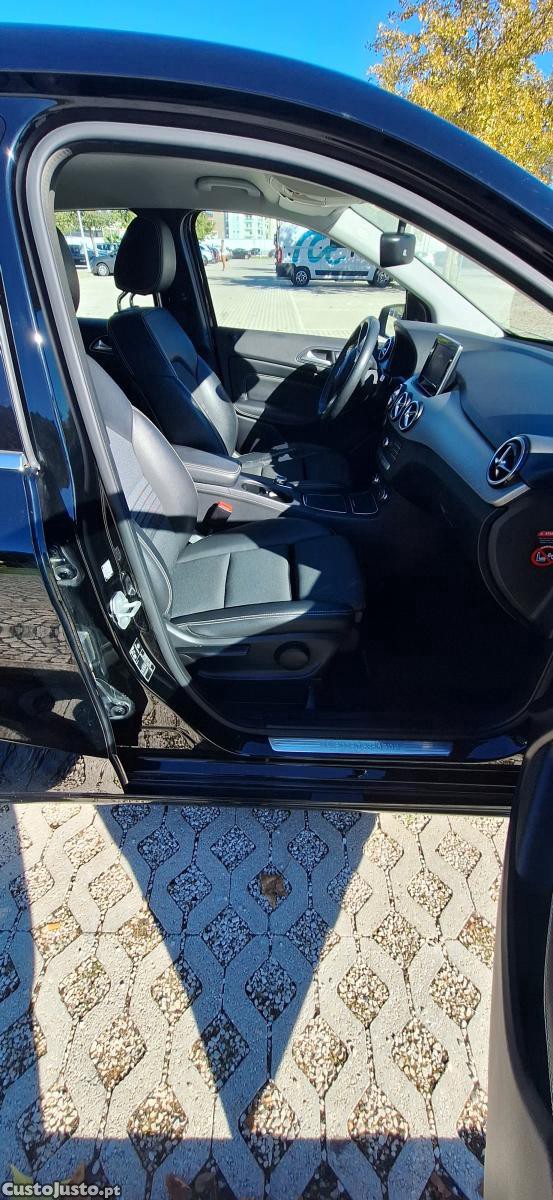 Mercedes-Benz B 180 180 D — fotografia 3