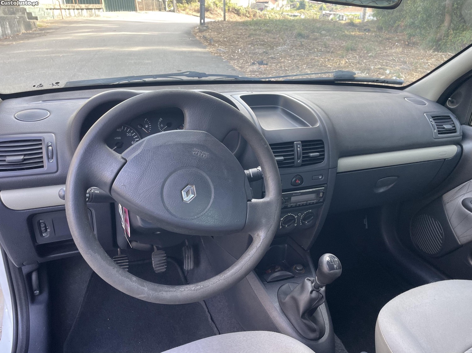 Renault Clio Hatchback — fotografia 3