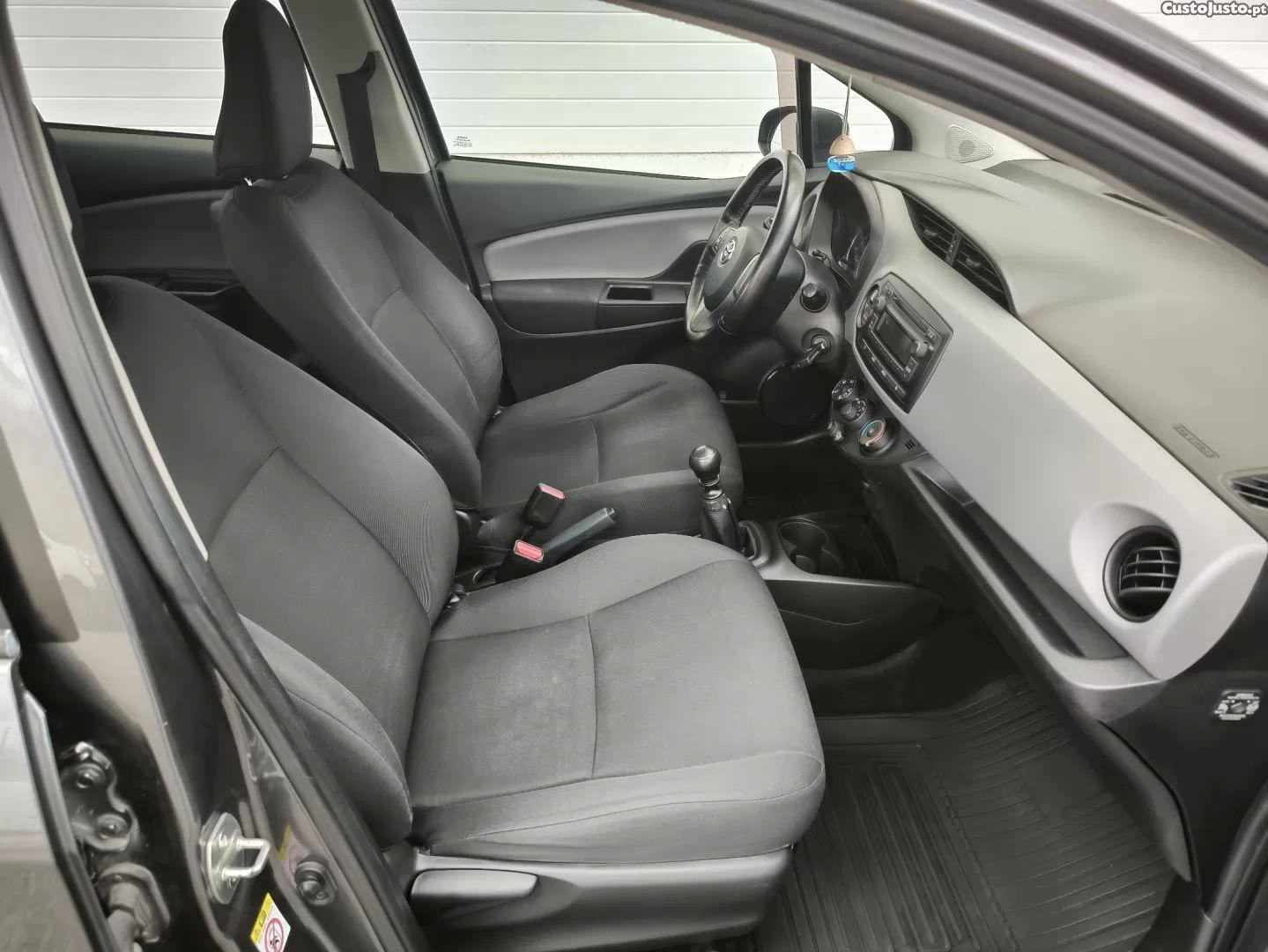 Toyota Yaris 1.4 d-4d active+ac — fotografia 3