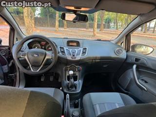 Ford Fiesta 1.4 TDCI — fotografia 2