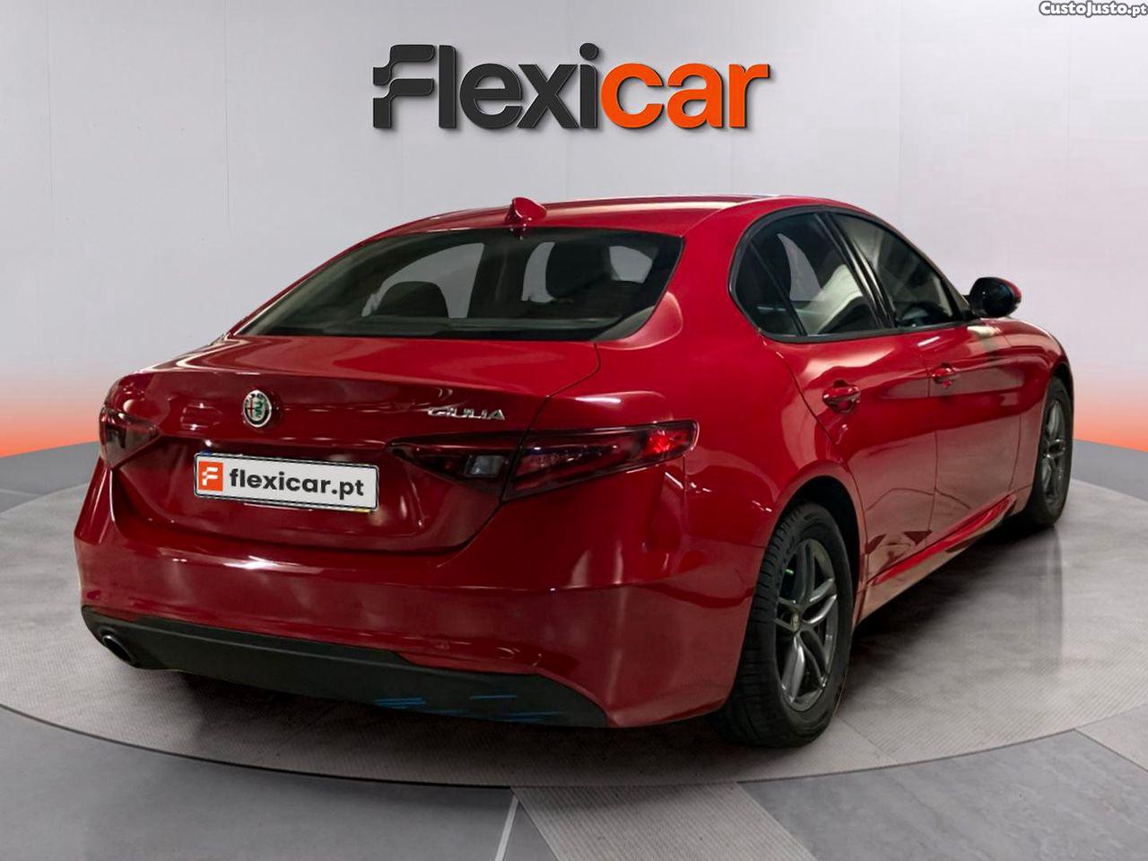 Alfa Romeo Giulia 2.2 D AT8 - 20 — photo 4