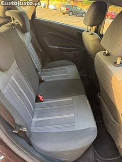 Ford Fiesta 1.4 TDCI — fotografia 5