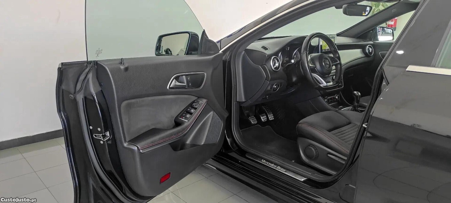 Mercedes-Benz CLA 180 d Shooting Brake AMG Line — fotografia 17