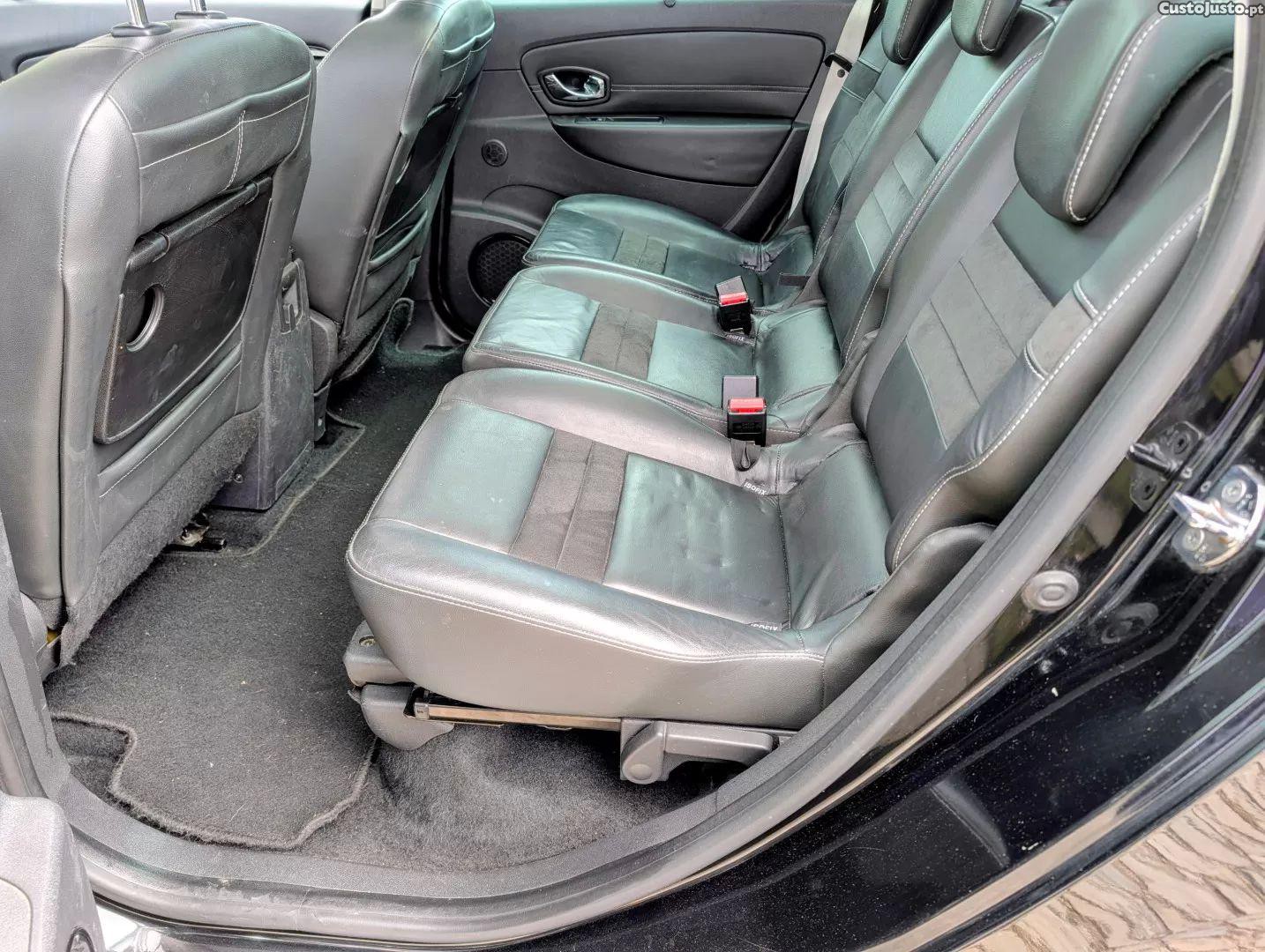 Renault Grand Scénic 1.5 dci bose edition 7l edc — fotografia 13