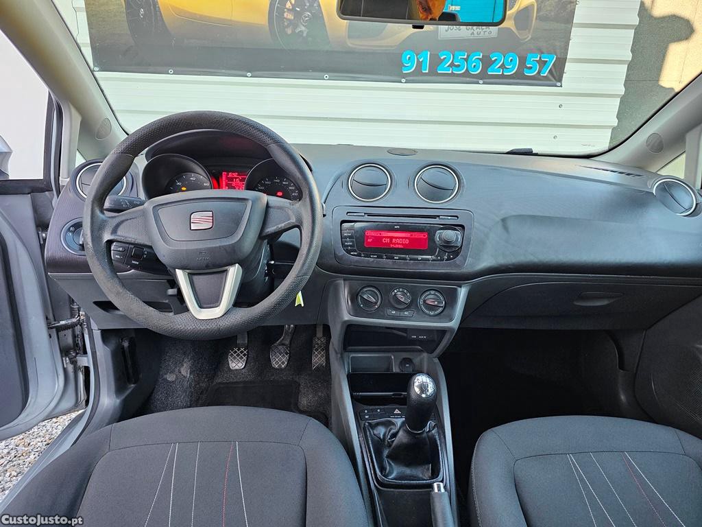 SEAT Ibiza 1.2Tdi 75cv 190.000km 07/2012 — fotografia 4
