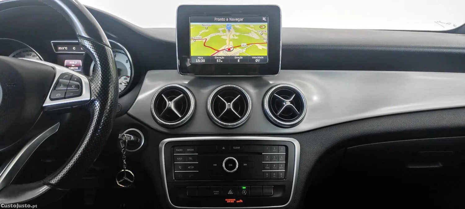 Mercedes-Benz CLA 180 d Shooting Brake AMG Line — fotografia 4