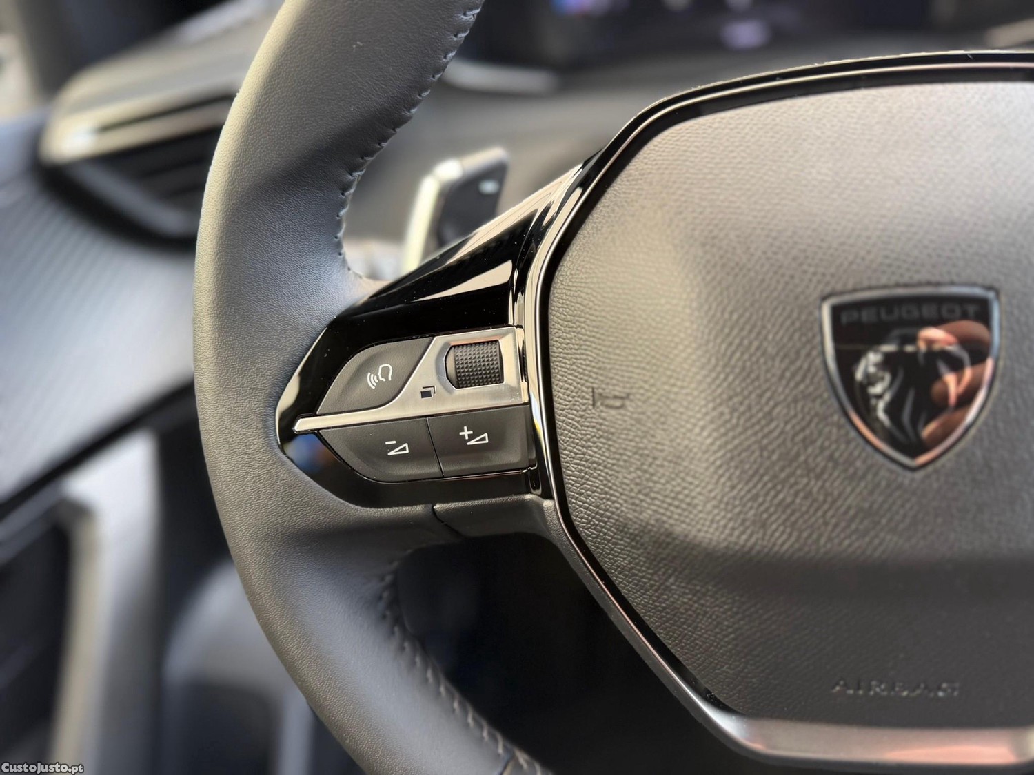 Peugeot 2008 1.2 PureTech Allure EAT8 — fotografia 10