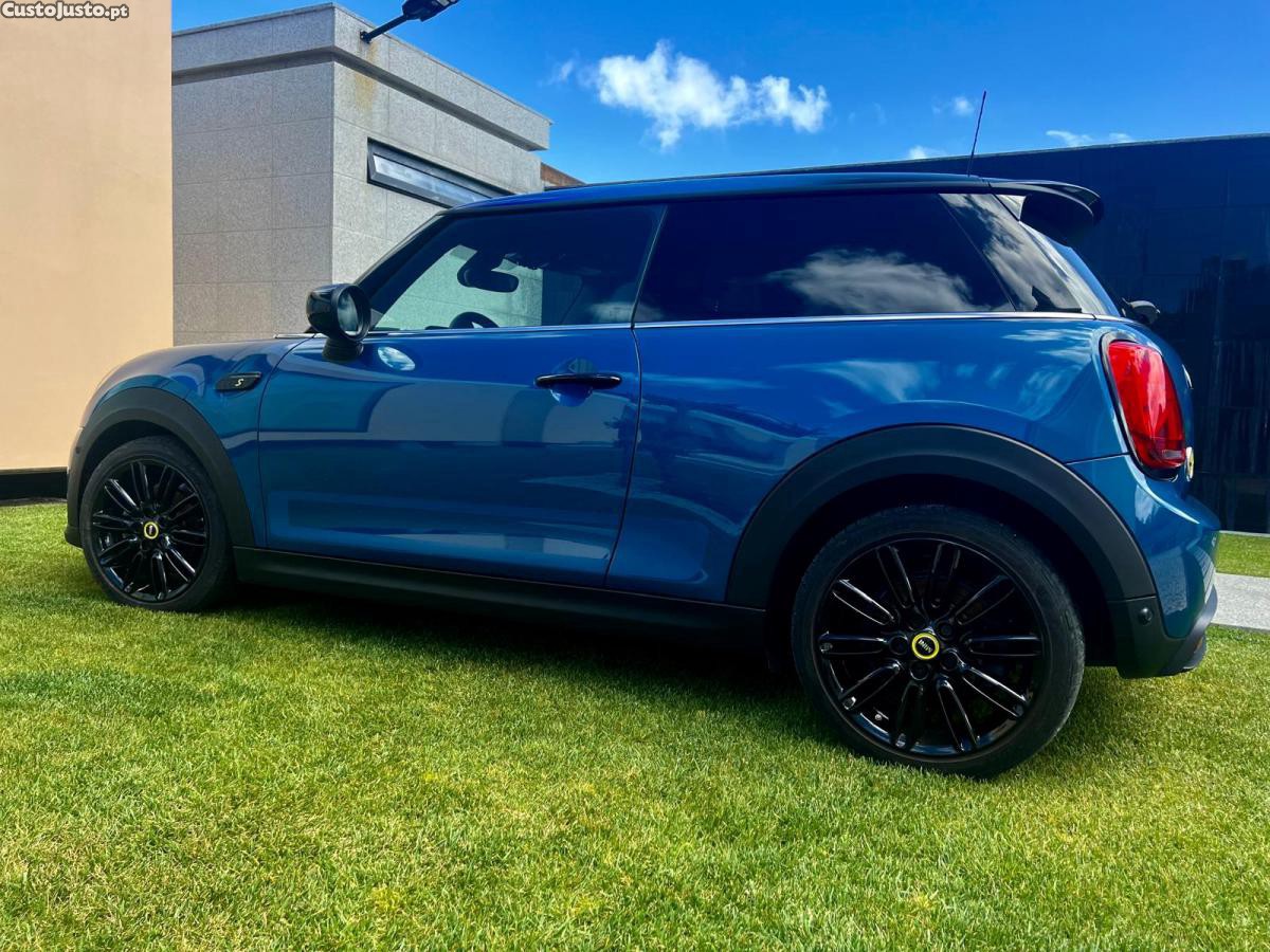 MINI Cooper MINI 3 Portas Cooper SE - 22 — photo 3