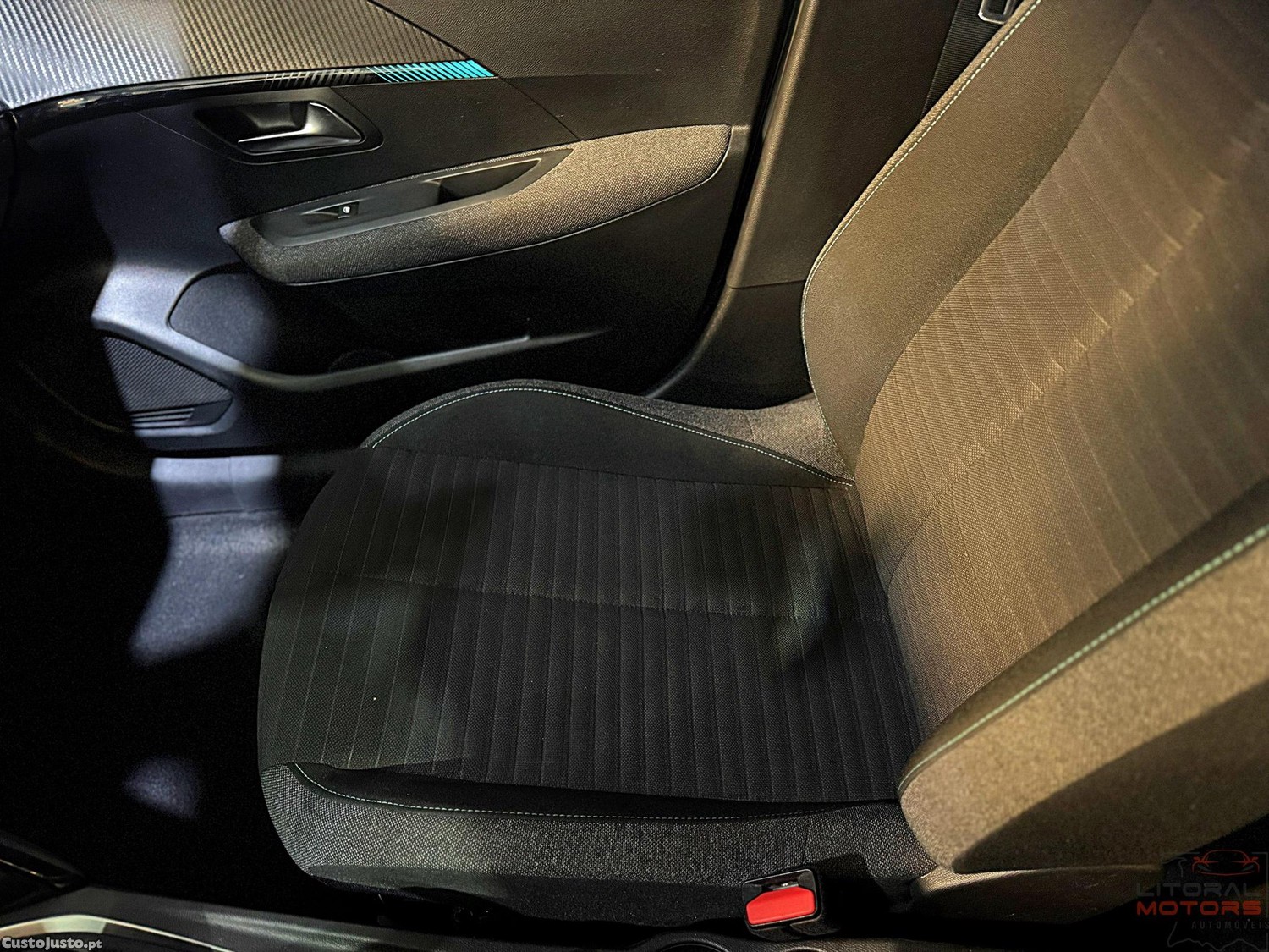 Peugeot 208 1.2 PureTech SE Style — fotografia 6