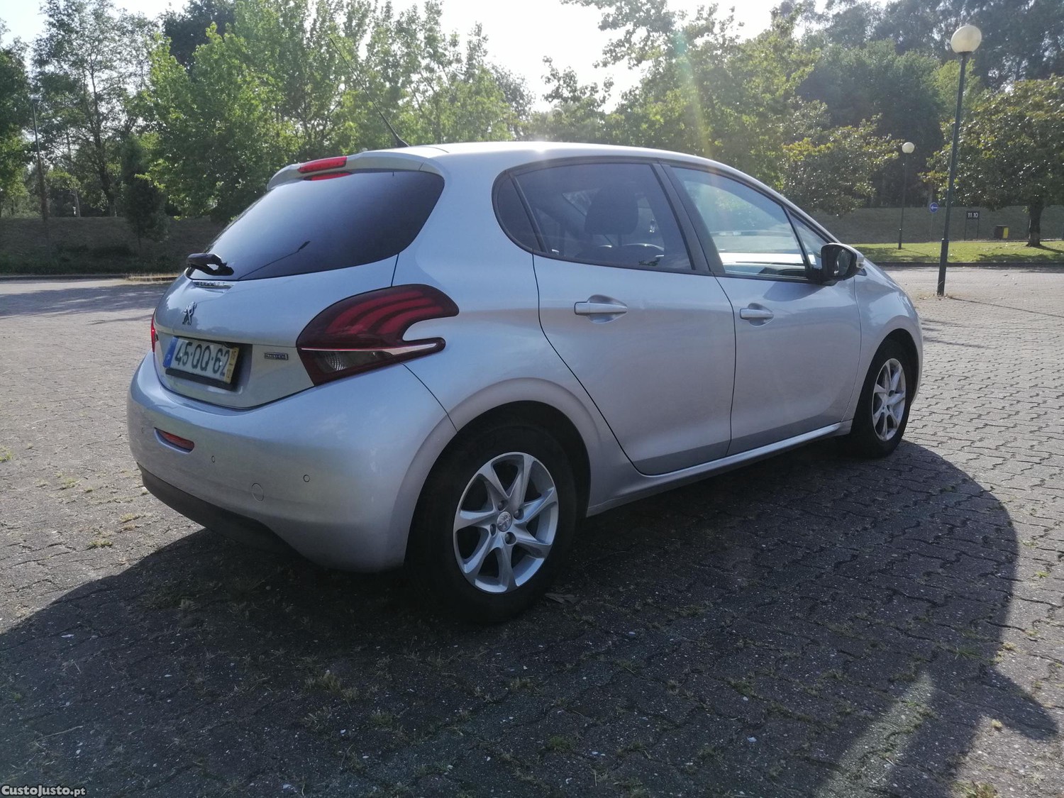 Peugeot 208 Active — fotografia 9