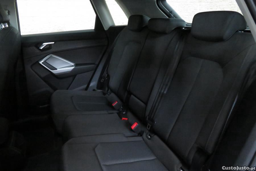 Audi Q3 35 TFSI Advanced — fotografia 8