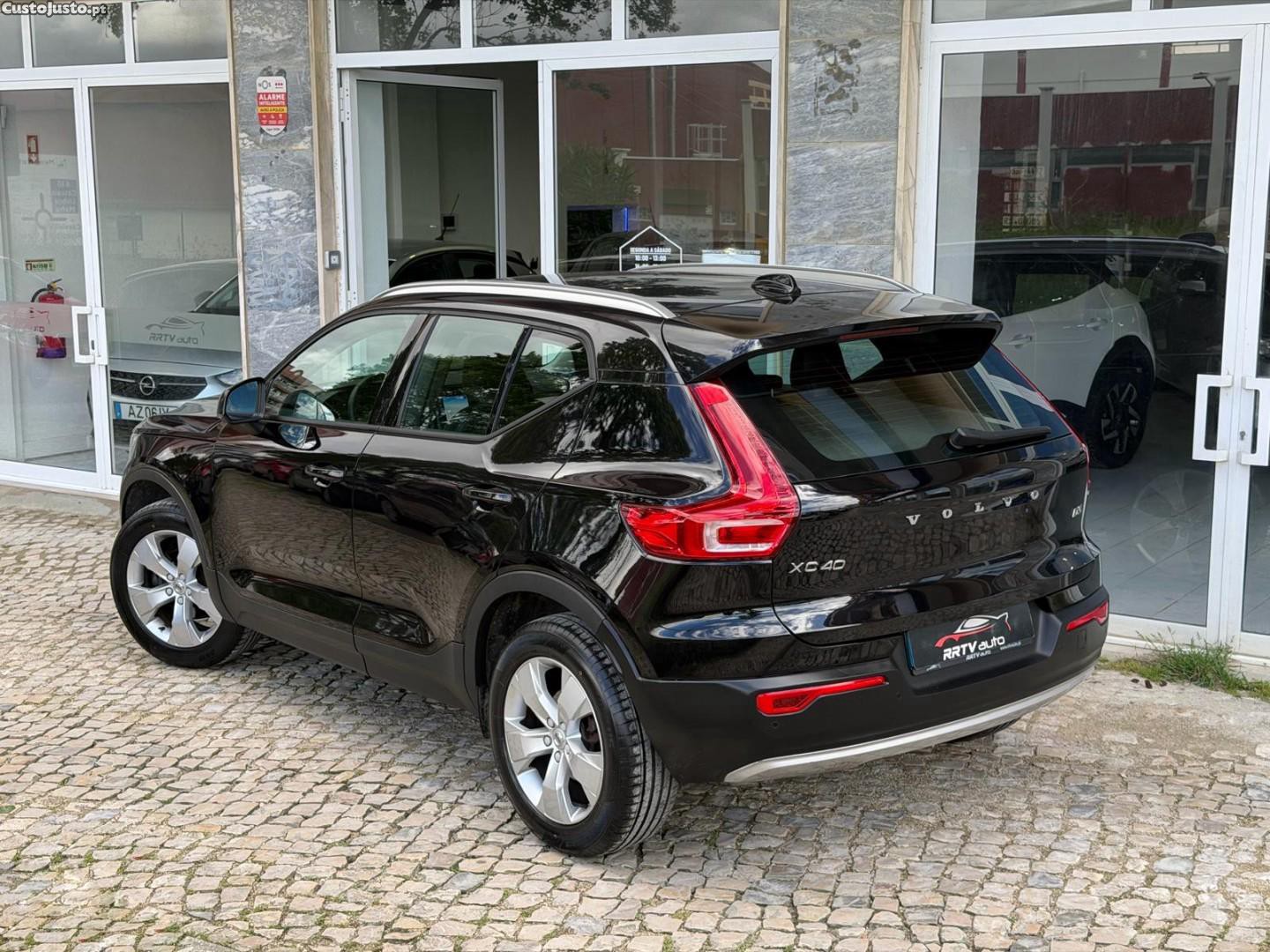 Volvo XC 40 2.0 D3 Momentum Plus — fotografia 25