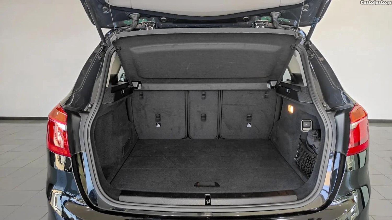 BMW 216 Active Tourer d Advantage — fotografia 13