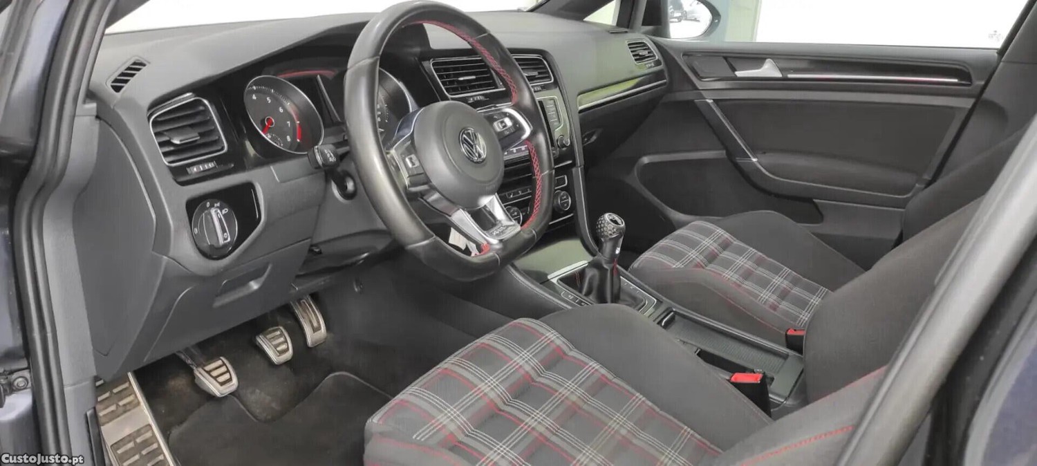 Volkswagen Golf GTI BlueMotion — fotografia 16