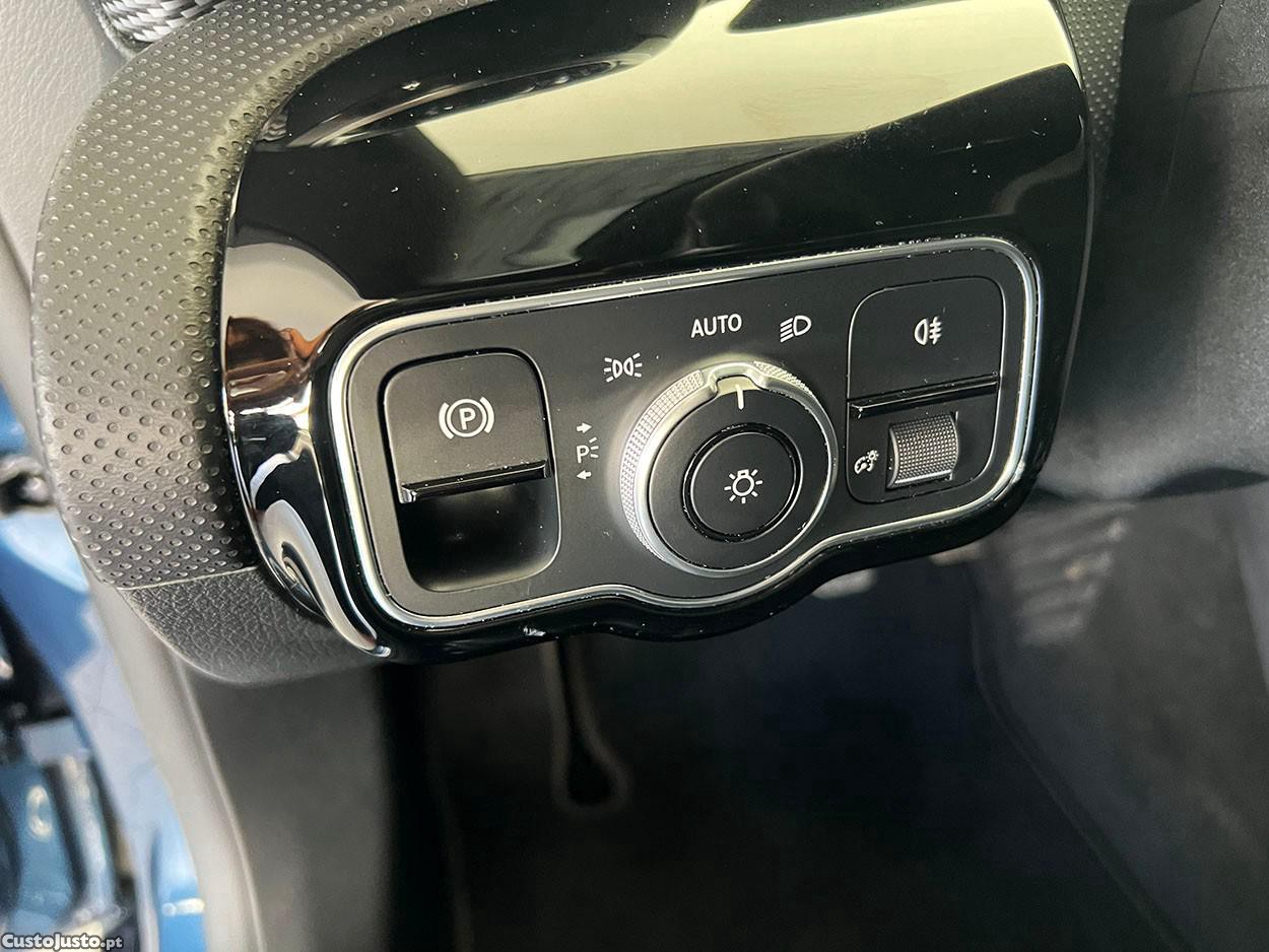Mercedes-Benz CLA 180 d Business Solutions — fotografia 3