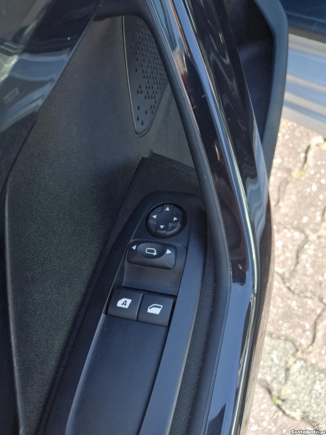 Peugeot 208 Active — fotografia 8