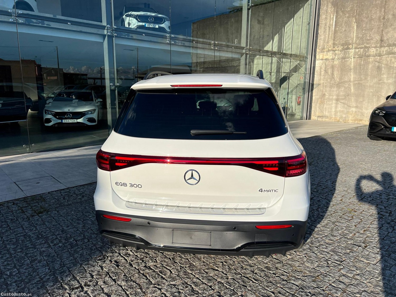 Mercedes-Benz EQB 4Matic AMG Line — fotografia 21
