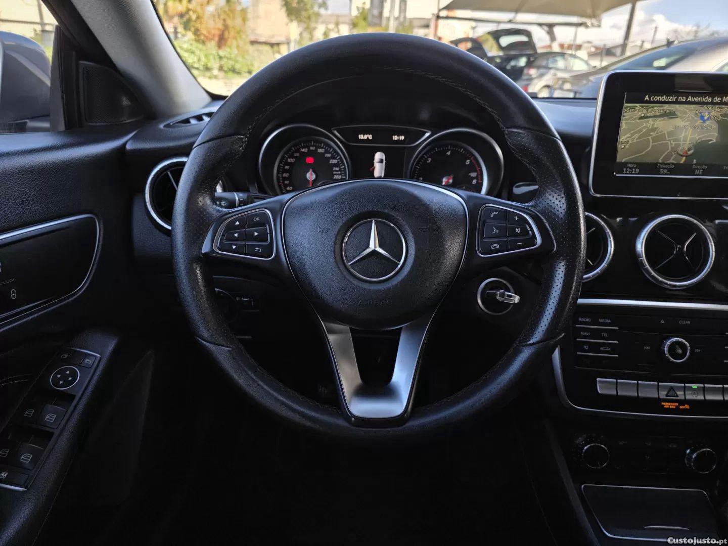 Mercedes-Benz CLA 180 D — fotografia 9