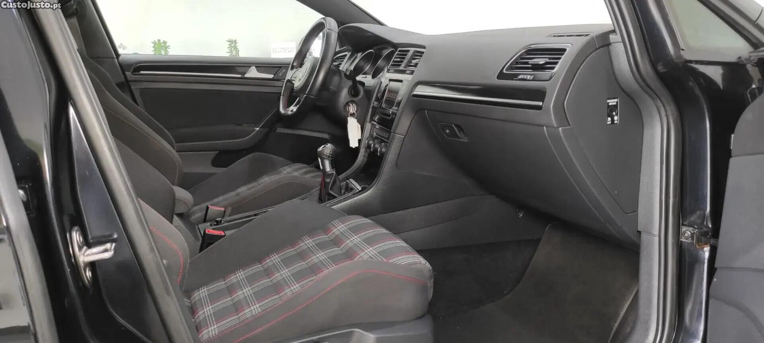 Volkswagen Golf GTI BlueMotion — fotografia 10