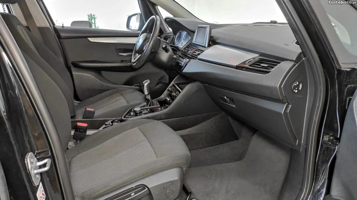 BMW 216 Active Tourer d Advantage — fotografia 9