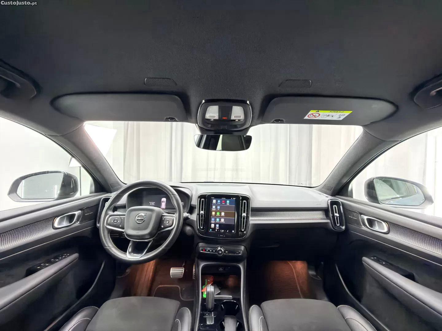 Volvo XC 40 recharge p8 awd r-design — fotografia 15
