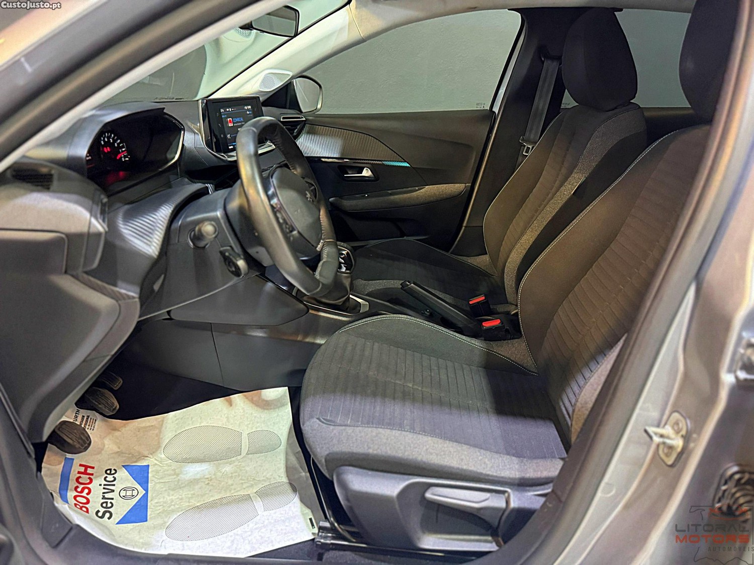 Peugeot 208 1.2 PureTech SE Style — fotografia 12