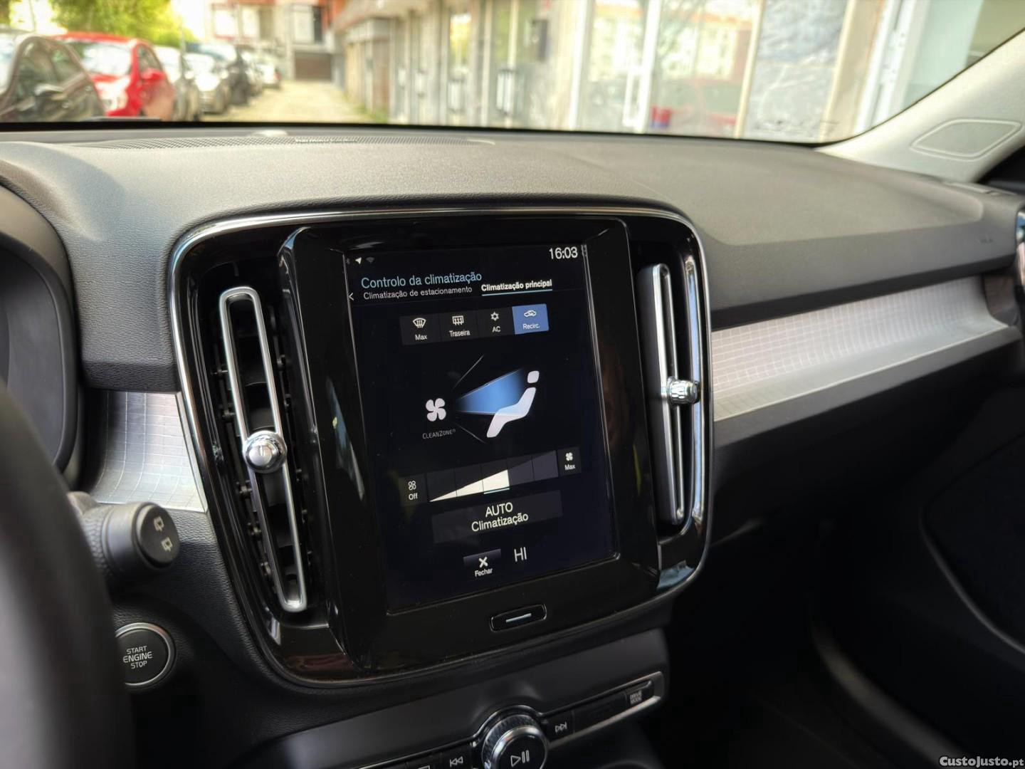 Volvo XC 40 2.0 D3 Momentum Plus — fotografia 9