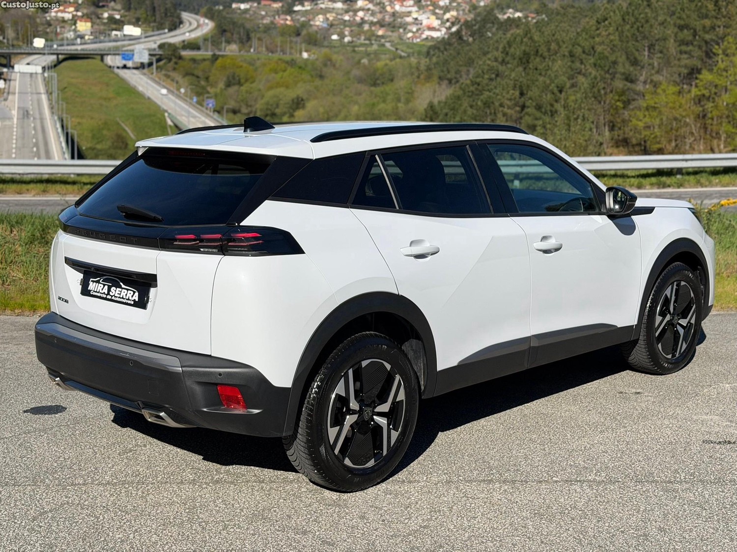 Peugeot 2008 1.2 PureTech Allure EAT8 — fotografia 18