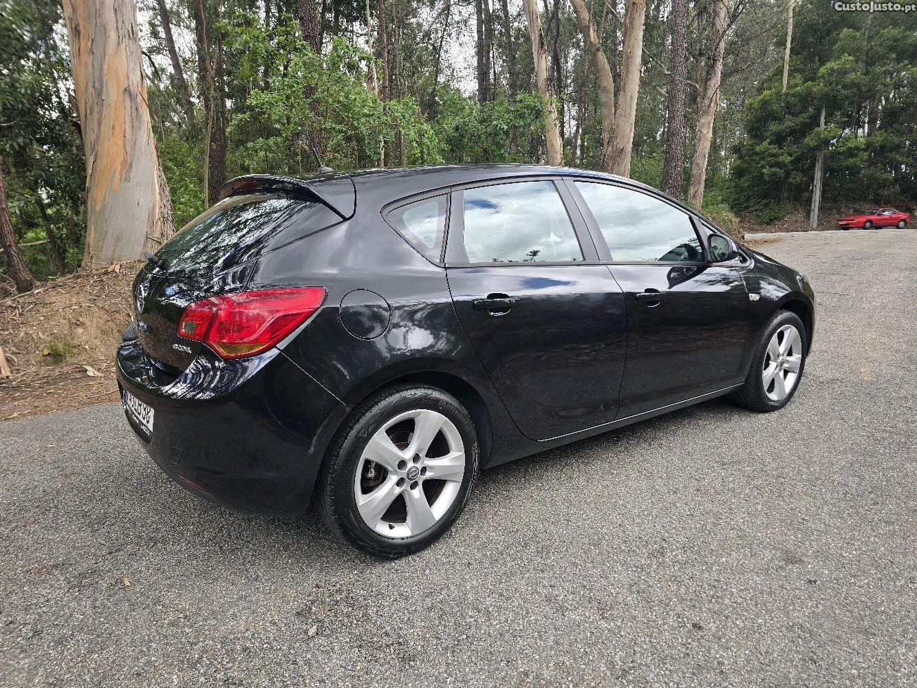 Opel Astra eco flex — fotografia 10