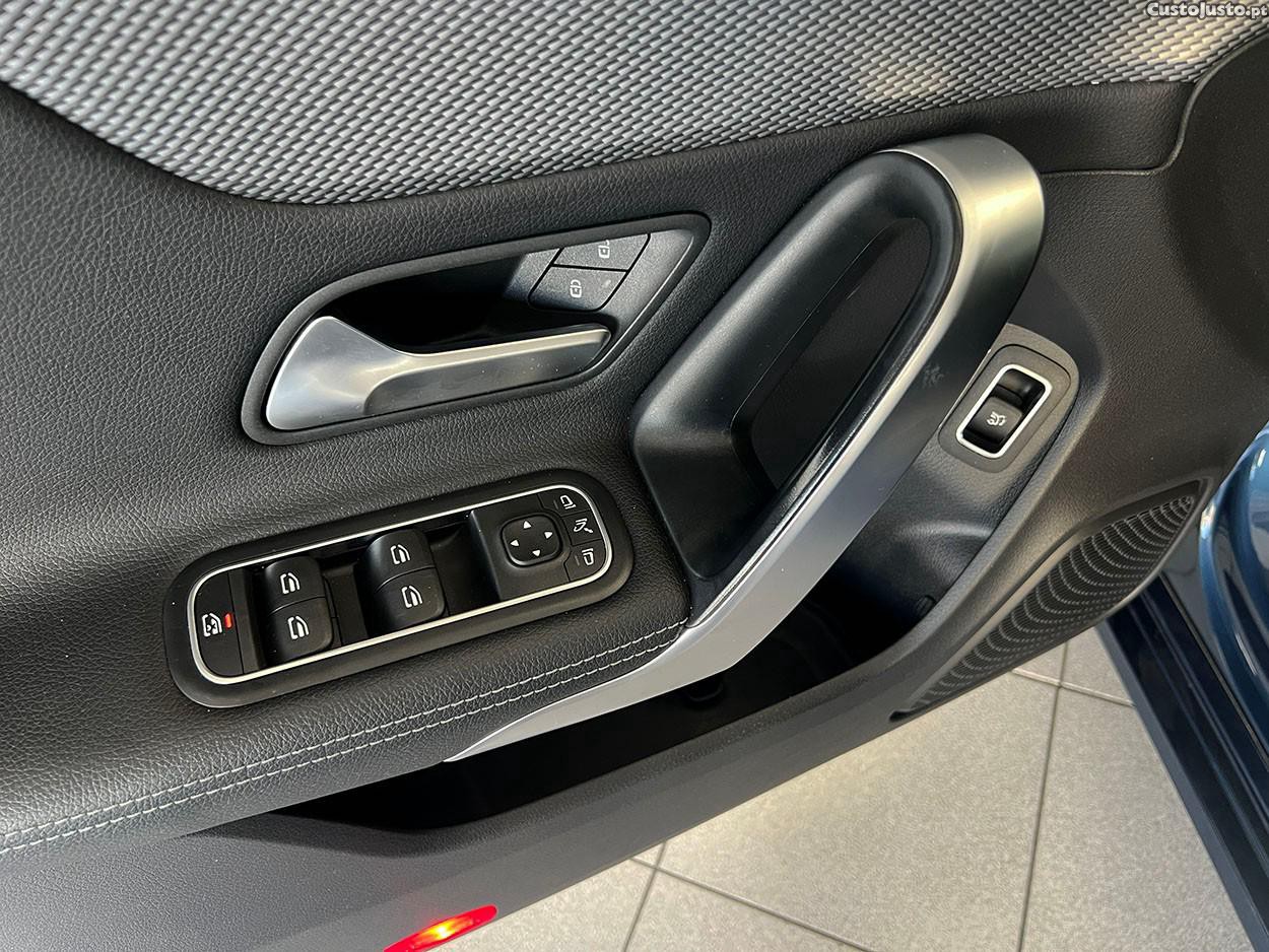 Mercedes-Benz CLA 180 d Business Solutions — fotografia 4