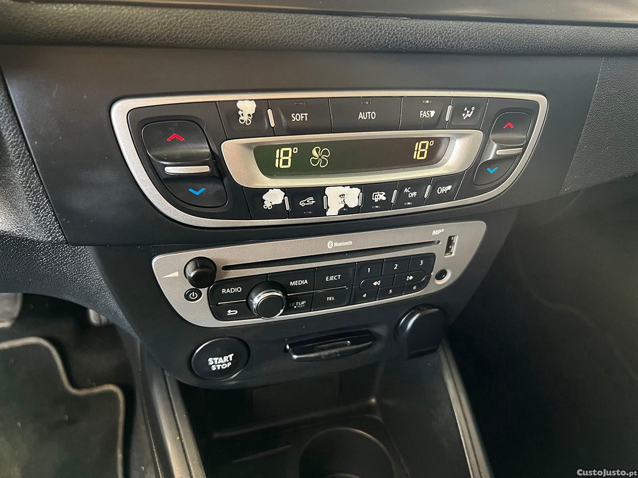 Renault Mégane Sport Tourer 1.5 dCi Confort SS — fotografia 7